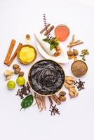 chyavanprash ou chyawanprash é amplamente consumido na Índia como um suplemento dietético ayurvédico foto