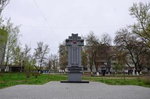 pavlograd. ucrânia - monumento de 4 de março de 2022 às vítimas do desastre de chernobyl em pavlograd foto