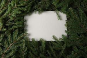 fundo original da árvore de natal. cartão de saudação de árvore de natal feliz. feliz ano novo 2023 foto