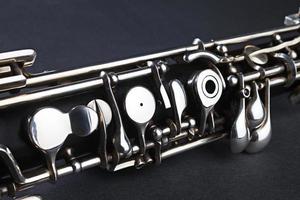 detalhe de instrumento musical oboé