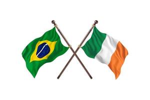 Brasil contra a Irlanda duas bandeiras de país foto