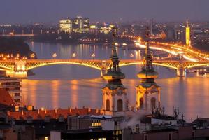 vista noturna do rio Danúbio em Budapeste, Hungria