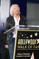 los angeles - 16 de outubro - sir richard branson na cerimônia da estrela de sir richard branson na calçada da fama de hollywood em 16 de outubro de 2018 em los angeles, ca foto