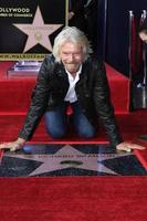 los angeles - 16 de outubro - sir richard branson na cerimônia da estrela de sir richard branson na calçada da fama de hollywood em 16 de outubro de 2018 em los angeles, ca foto