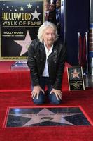 los angeles - 16 de outubro - sir richard branson na cerimônia da estrela de sir richard branson na calçada da fama de hollywood em 16 de outubro de 2018 em los angeles, ca foto