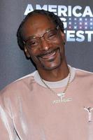 los angeles - 25 de abril - snoop dogg no tapete vermelho das semifinais do america song contest nos estúdios universais em 25 de abril de 2022 na cidade universal, ca foto