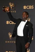 los angeles - 17 de setembro - sterling k brown no 69º primetime emmy awards - sala de imprensa no jw marriott gold ballroom em 17 de setembro de 2017 em los angeles, ca foto