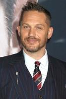 los angeles - 1 de outubro - tom hardy na estréia de venom no village theatre em 1 de outubro de 2018 em westwood, ca foto