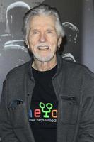 los angeles - 5 de fevereiro - tom skerritt na estreia mundial de 15 a 17 a paris no estúdio dos irmãos warner em 5 de fevereiro de 2018 em burbank, ca foto