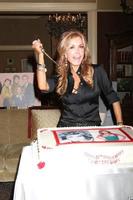 los angeles - 2 de fevereiro - tracey bregman no tracey bregman 35º aniversário dos jovens e dos inquietos na cbs tv city em 2 de fevereiro de 2018 em los angeles, ca foto