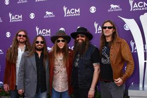 las vegas, 7 de março - blackberry smoke chega aos prêmios da academia de música country 2013 no mgm grand garden arena em 7 de março de 2013 em las vegas, nv foto