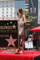 los angeles, 2 de junho - sophie flay na cerimônia da calçada da fama de bobby flay hollywood no hollywood blvd em 2 de junho de 2015 em los angeles, ca foto