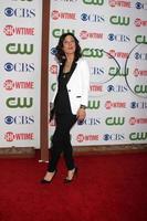 los angeles, 3 de agosto - sara gilbert chegando ao cbs tca summer 2011 all star party no robinson may parking garage em 3 de agosto de 2011 em beverly hills, ca foto