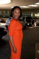 los angeles, 2 de agosto - lynn whitfield chega ao cable tca press tour no beverly hilton hotel em 2 de agosto de 2012 em beverly hills, ca foto