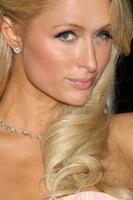 los angeles, 23 de outubro - paris hilton chega ao carrossel of hope ball 2010 no beverly hilton hotel em 23 de outubro de 2010 em beverly hills, ca foto