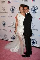 los angeles, 23 de outubro - jennifer lopez, marc anthony chega ao carrossel da esperança 2010 no beverly hilton hotel em 23 de outubro de 2010 em beverly hills, ca foto