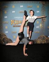 los angeles, 09 de dezembro - atmosfera no cirque du soleil s kurios, gabinete de curiosidades no estádio dodger em 09 de dezembro de 2015 em los angeles, ca foto