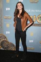 los angeles, 09 de dezembro - olga fonda no cirque du soleil s kurios, gabinete de curiosidades no estádio dodger em 09 de dezembro de 2015 em los angeles, ca foto