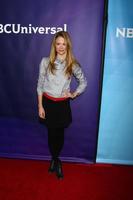 los angeles, 6 de janeiro - claire coffee participa da excursão de imprensa de inverno nbcuniversal 2013 tca no langham huntington hotel em 6 de janeiro de 2013 em pasadena, ca foto