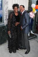 los angeles, 27 de abril - anna maria horsford, obba babatunde na recepção dos indicados ao emmy de 2016 no museu de hollywood em 27 de abril de 2016 em los angeles, ca foto