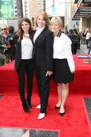 los angeles, 19 de maio - kate mansi, deidre hall, mary beth evans na cerimônia da calçada da fama de deidre hall hollywood em hollywood blvd em 19 de maio de 2016 em los angeles, ca foto