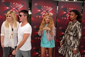 los angeles, 11 de julho - demi lovato, simon cowell, paulina rubio, kelly rowland no x-factor season 3 photo call no galen center em 11 de julho de 2013 em los angeles, ca foto