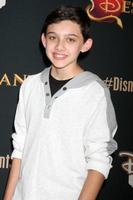 los angeles, 24 de julho - felix avitia na estréia de descendentes no walt disney studios em 24 de julho de 2015 em burbank, ca foto