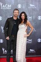 las vegas, 6 de abril - dierks bentley no 2014 academy of country music awards, chegadas ao mgm grand garden arena em 6 de abril de 2014 em las vegas, nv foto