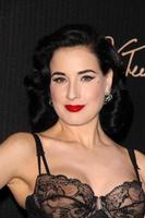 los angeles, 17 de maio - dita von teese no dita von teese lança sua coleção de lingerie no bloomingdales em 17 de maio de 2014 na cidade do século, ca foto