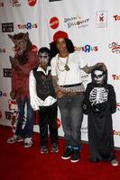 los angeles, 29 de outubro - holly robinson peete chegando ao 18º sonho anual halloween los angeles no barker hanger em 29 de outubro de 2011 em santa monica, ca foto