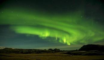 a aurora boreal na Islândia foto