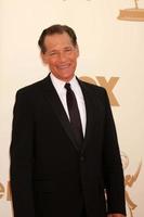 los angeles, 18 de setembro - james remar chegando ao 63º primetime emmy awards no nokia theater em 18 de setembro de 2011 em los angeles, ca foto