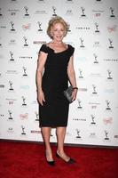 los angeles, 27 de agosto - holland taylor chega à 62ª recepção do indicado ao emmy awards no horário nobre no spectra, pacific design center em 27 de agosto de 2010 em los angeles, ca foto