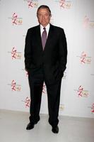 los angeles, 26 de março - eric braeden participa do 40º aniversário da celebração jovem e inquieta na cbs television city em 26 de março de 2013 em los angeles, ca foto