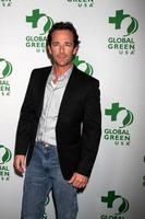 los angeles, 26 de fevereiro - luke perry no evento pré-oscar global green eua em avalon hollywood em 26 de fevereiro de 2014 em los angeles, ca foto