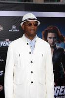 los angeles, 11 de abril - samuel l jackson chega na estréia dos vingadores no teatro el capitan em 11 de abril de 2012 em los angeles, ca foto