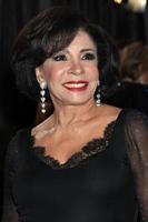 los angeles, 24 de fevereiro - shirley bassey chega ao 85th academy awards apresentando os oscars no dolby theatre em 24 de fevereiro de 2013 em los angeles, ca foto