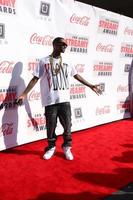 los angeles, 17 de fevereiro - soulja boy chega ao streamy awards 2013 no hollywood palladium em 17 de fevereiro de 2013 em los angeles, ca foto