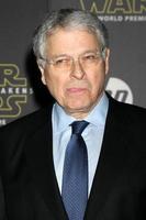 los angeles, 14 de dezembro - lawrence kasden em star wars - a força desperta estreia mundial em hollywood and highland em 14 de dezembro de 2015 em los angeles, ca foto