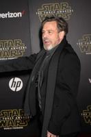 los angeles, 14 de dezembro - mark hamill em star wars - a força desperta estreia mundial em hollywood e highland em 14 de dezembro de 2015 em los angeles, ca foto