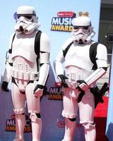 los angeles, 26 de abril - storm troopers no radio disney music awards de 2014 no nokia theater em 26 de abril de 2014 em los angeles, ca foto