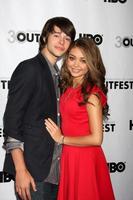 los angeles, 22 de julho - matt prokop, sarah hyland chega na noite de gala de encerramento do festival de 2012 de atingido por um raio no anfiteatro ja ford em 22 de julho de 2012 em los angeles, ca foto