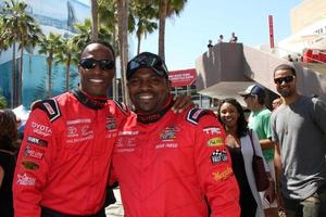 los angeles, 18 de fevereiro - willie gault, mekhi phifer no toyota grand prix pro celeb race no toyota grand prix racecourse em 18 de abril de 2015 em long beach, ca foto