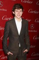 los angeles, 5 de janeiro - tom holland chega à gala do festival internacional de cinema de palm springs 2013 no centro de convenções de palm springs em 5 de janeiro de 2013 em palm springs, ca foto