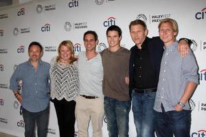 los angeles, 7 de setembro - danny cannon, julie plec, greg berlanti, robbie amell, mark pellegrino, phil klemmer no paleyfest previews - fall tv cw, the tomorrow people at paley center for media em 7 de setembro de 2013 em beverly hills, ca foto