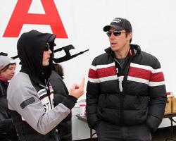 los angeles, 19 de março - kevin jonas, michael trucco na sessão de treinamento de corrida de celebridades toyota pro em willow springs speedway em 19 de março de 2011 em rosamond, ca foto