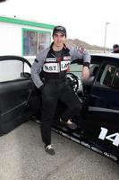 los angeles, 19 de março - kevin jonas na sessão de treinamento toyota pro celebridade race no willow springs speedway em 19 de março de 2011 em rosamond, ca foto