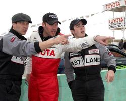 los angeles, 19 de março - stephen moyer, brian austin green, kevin jonas na sessão de treinamento de corrida de celebridades toyota pro em willow springs speedway em 19 de março de 2011 em rosamond, ca foto