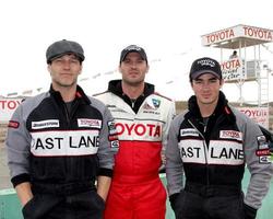 los angeles, 19 de março - stephen moyer, brian austin green, kevin jonas na sessão de treinamento de corrida de celebridades toyota pro em willow springs speedway em 19 de março de 2011 em rosamond, ca foto