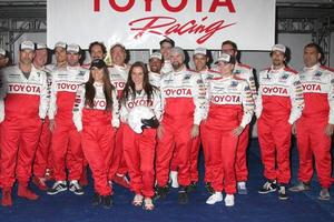 los angeles, 3 de abril - participantes da corrida de celebridades profissionais no dia da imprensa da corrida de celebridades pro de toyota de 2012 na pista do grand prix de toyota long beach em 3 de abril de 2012 em long beach, ca foto